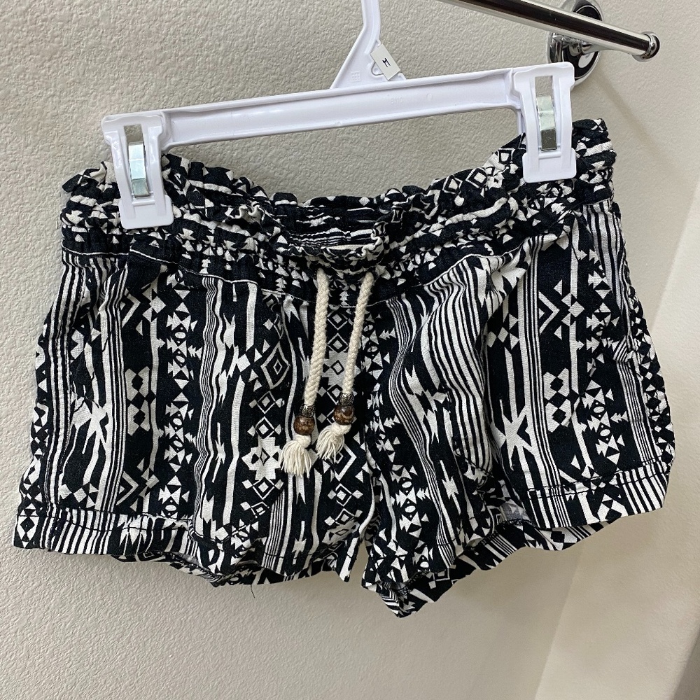 Aztec/stripe pattern styled shorts